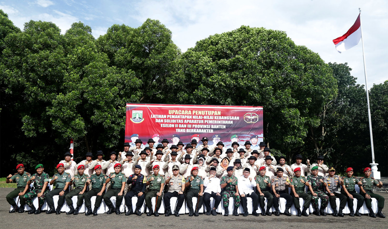Bersama Danjen Kopassus, Gubernur Banten, Kapolda Banten, Danrem 064 MY, Dan Lanal, Dan Grup 1 Kopassus dan pejabat lainnya