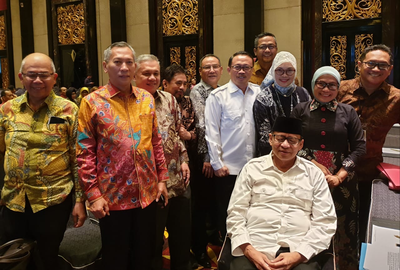 Bersama Pa Gubernur d acara Raker Gub anggota FKD MPU 2019 di Trans Luxury Bandung