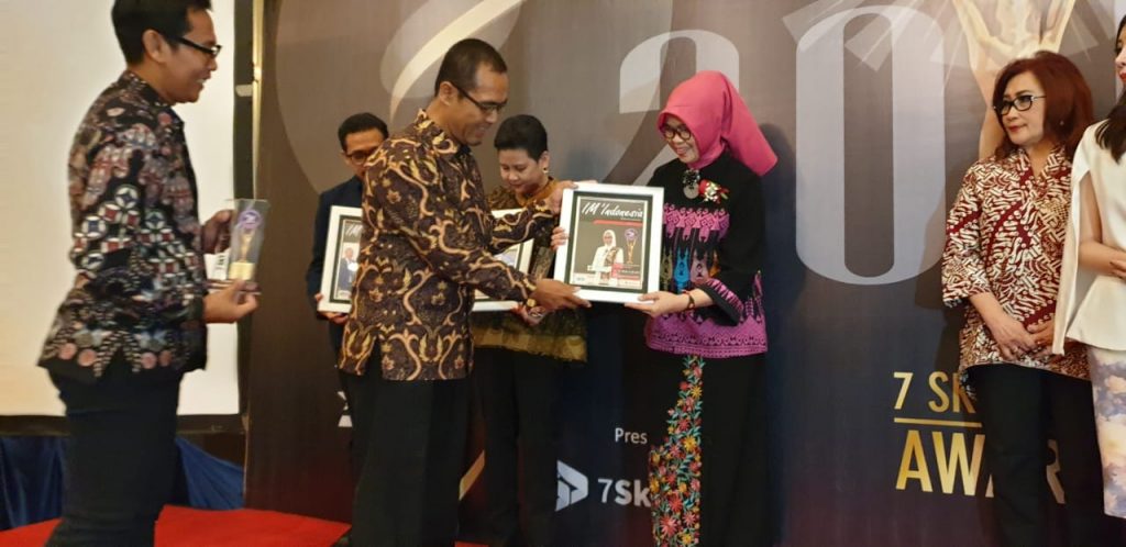 Kadis P3AKKB Banten Peroleh Penghargaan “50 Top Srikandi Pembawa Perubahan Indonesia 2019”