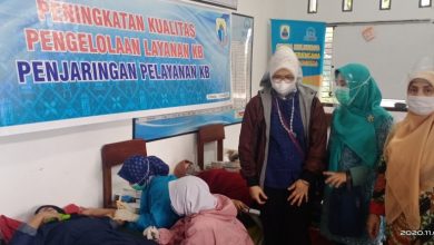 DP3AKKB Banten Fasilitasi Pemasangan Alat Kontrasepsi Ibu-Ibu RT di Cimarga
